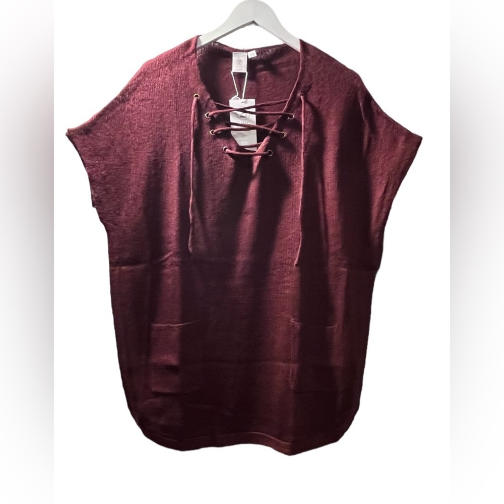 NWT 2 Chic Luxe Lace Burgundy Poncho Short Sleeves Knitted Shirt One size